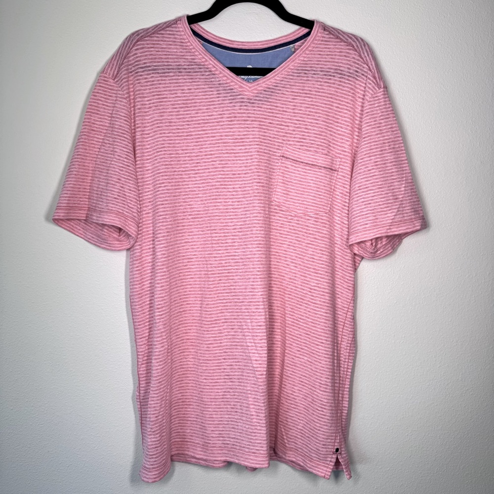 TOMMY BAHAMA Coaso Crest Pink V-Neck Tee Light Weight LARGE